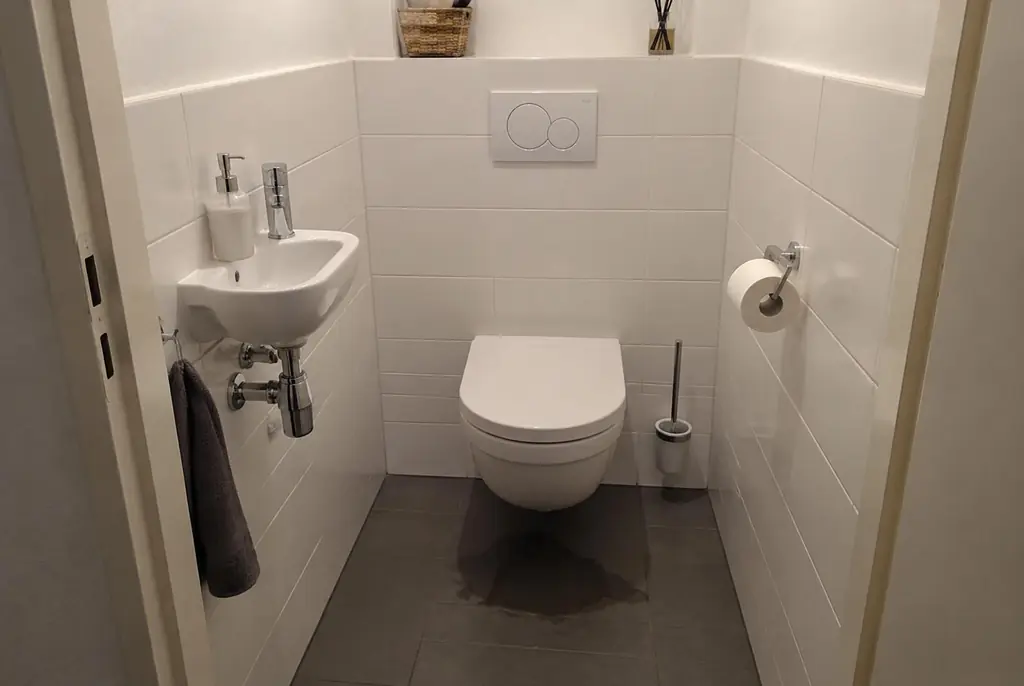 Lekdetectie Otterlo – natte vloer bij een toilet